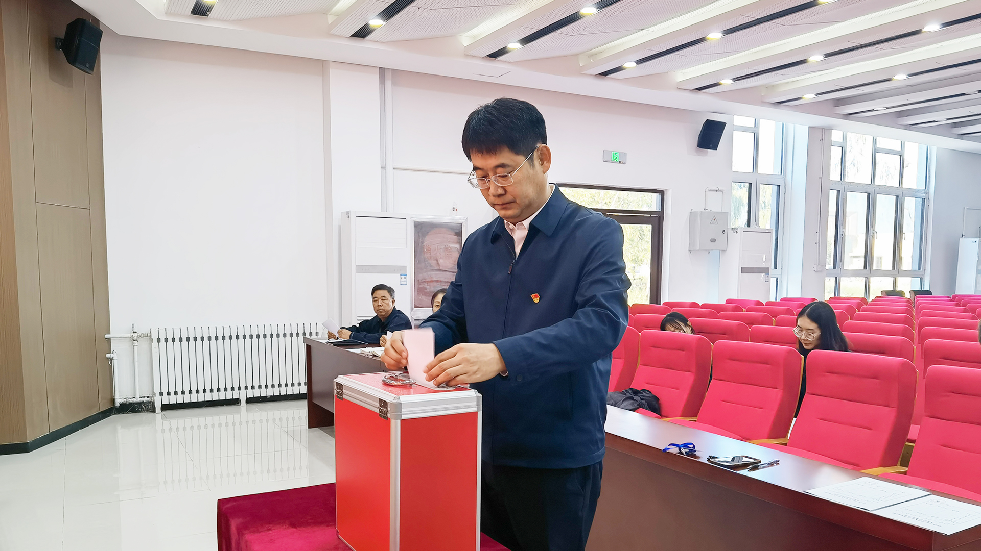 书记投票.jpg