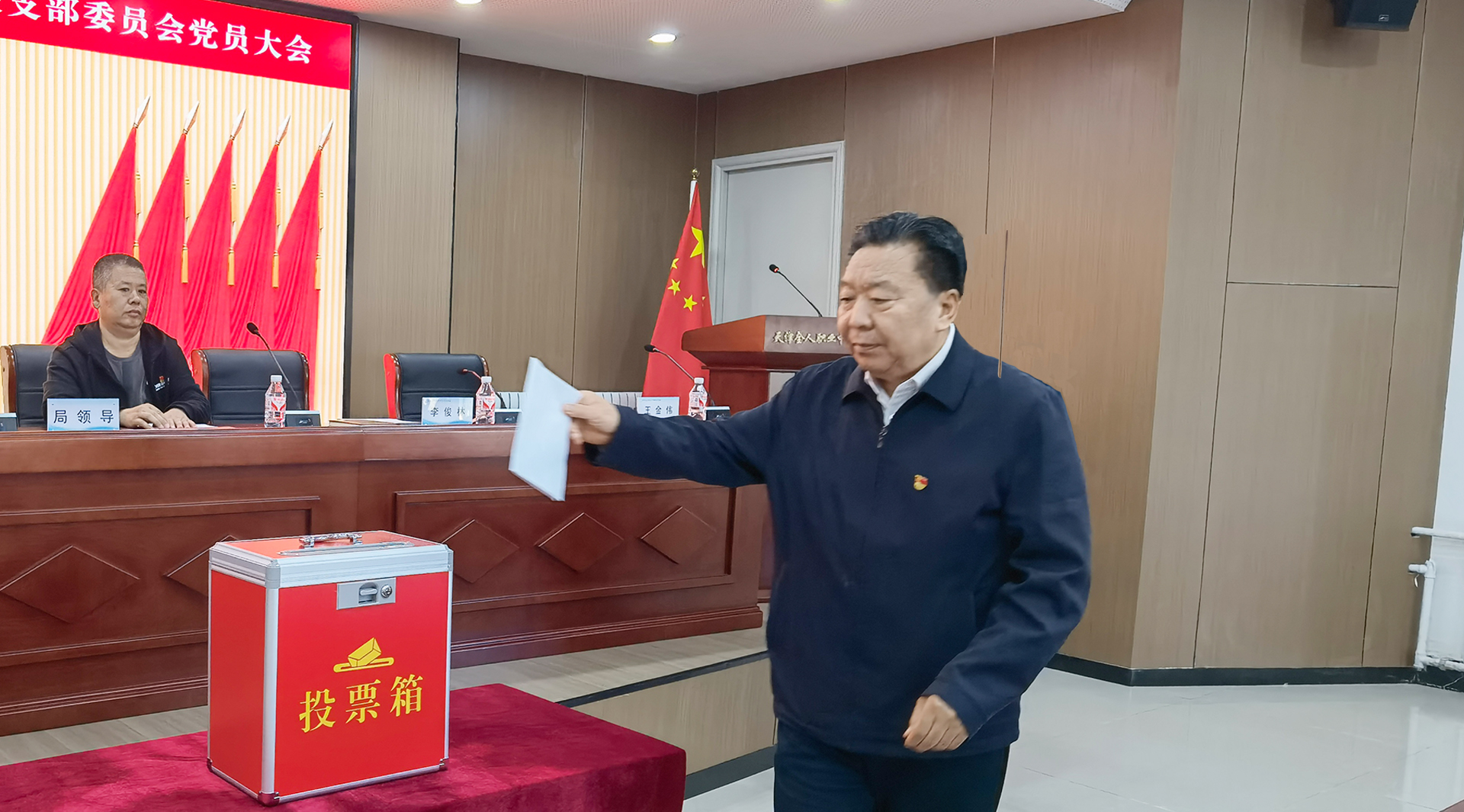 李校长.jpg