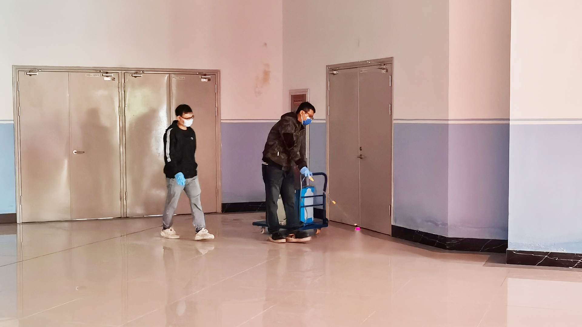 楼梯间.jpg