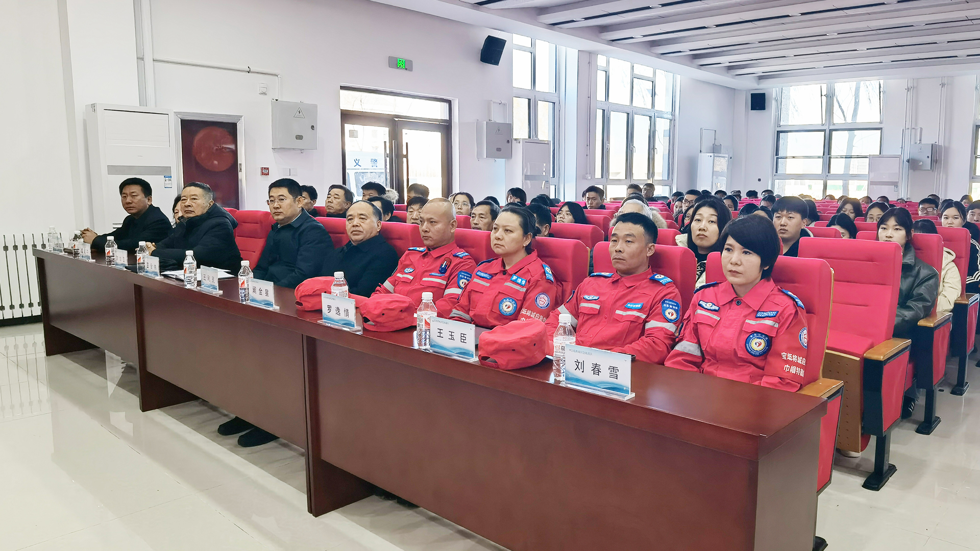 全体开会1.jpg 全体开会1.jpg