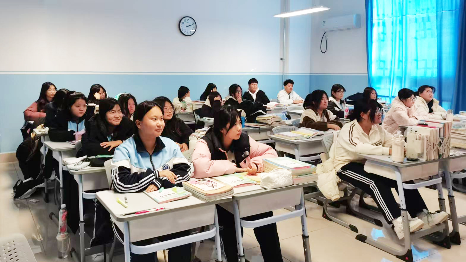 上课9.jpg 上课9.jpg