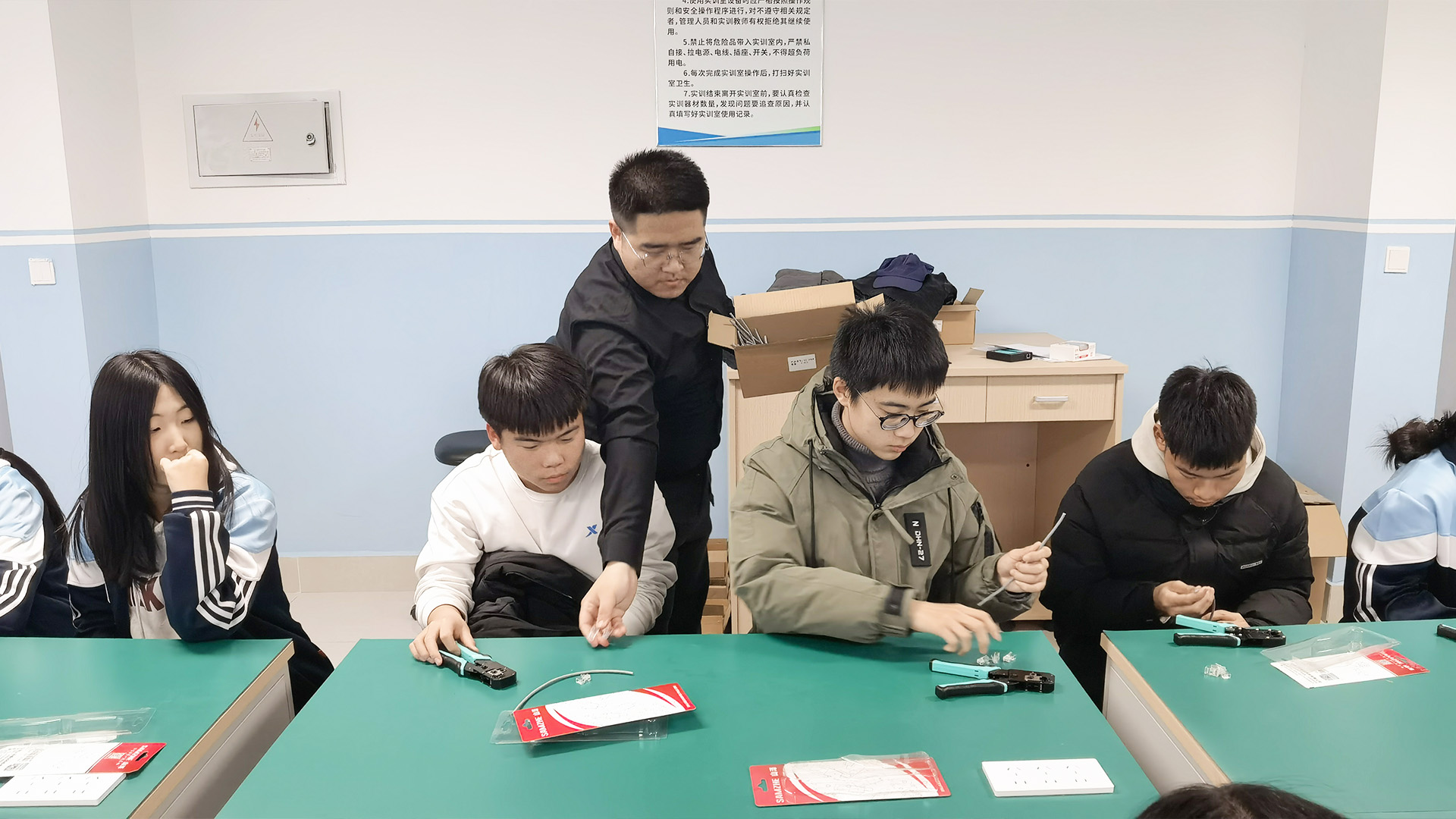 发东西1.jpg 发东西1.jpg