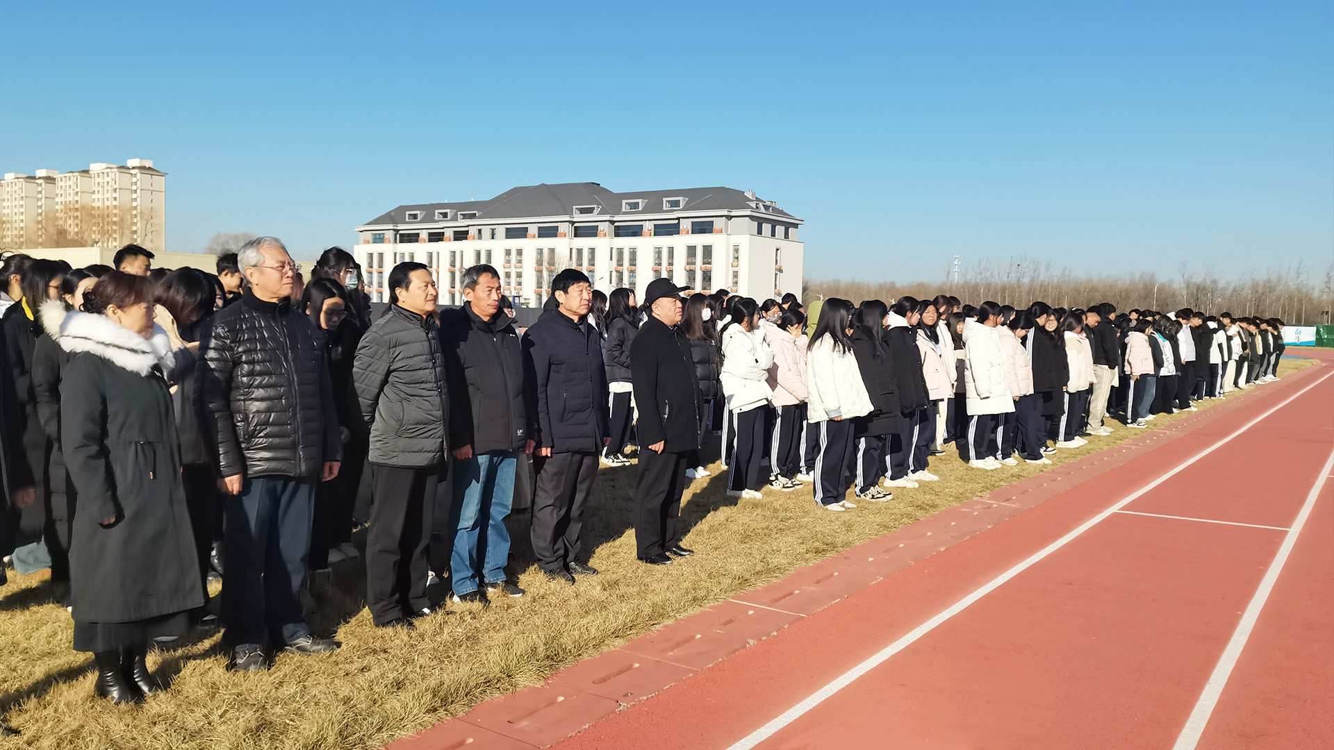 老师学生.jpg 老师学生.jpg