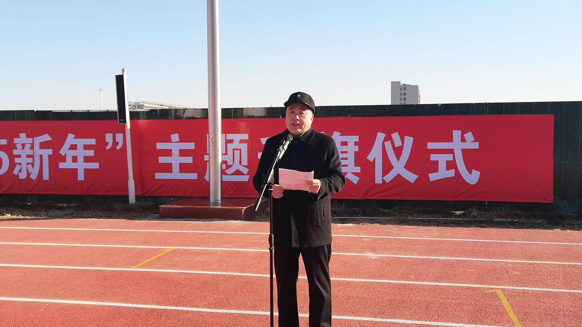 王校.jpg 王校.jpg