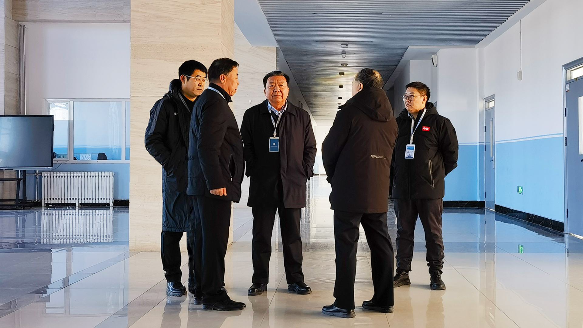 校领导班子.jpg 校领导班子.jpg