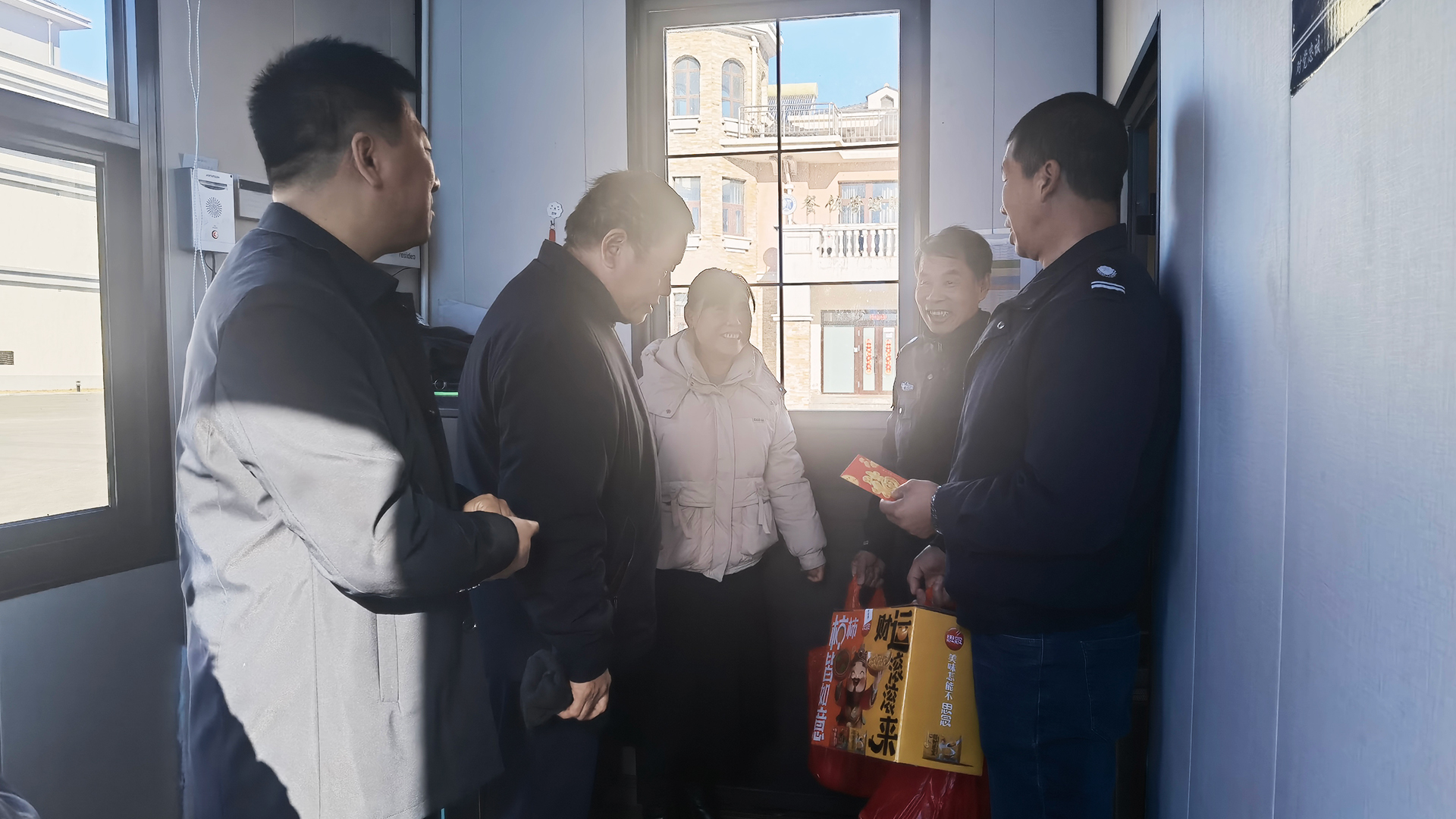 慰问8.jpg 慰问8.jpg