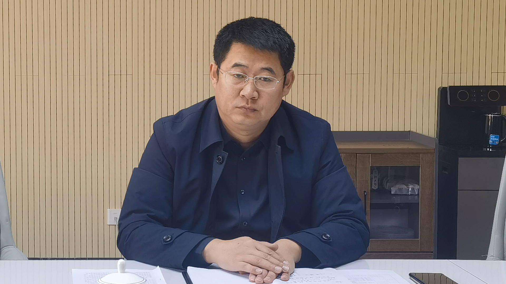 书记1.jpg 书记1.jpg
