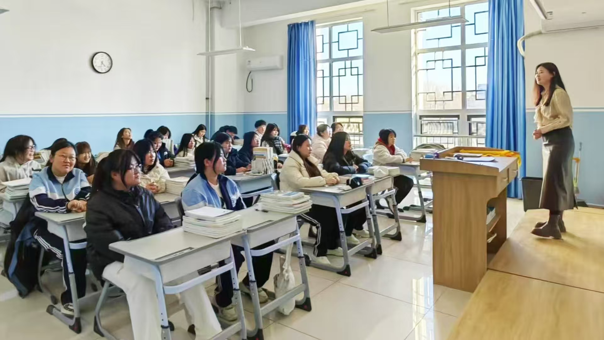 会计二班.jpg 会计二班.jpg