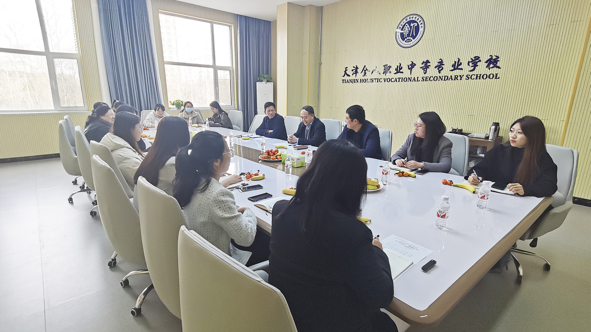 座谈会.jpg 座谈会.jpg