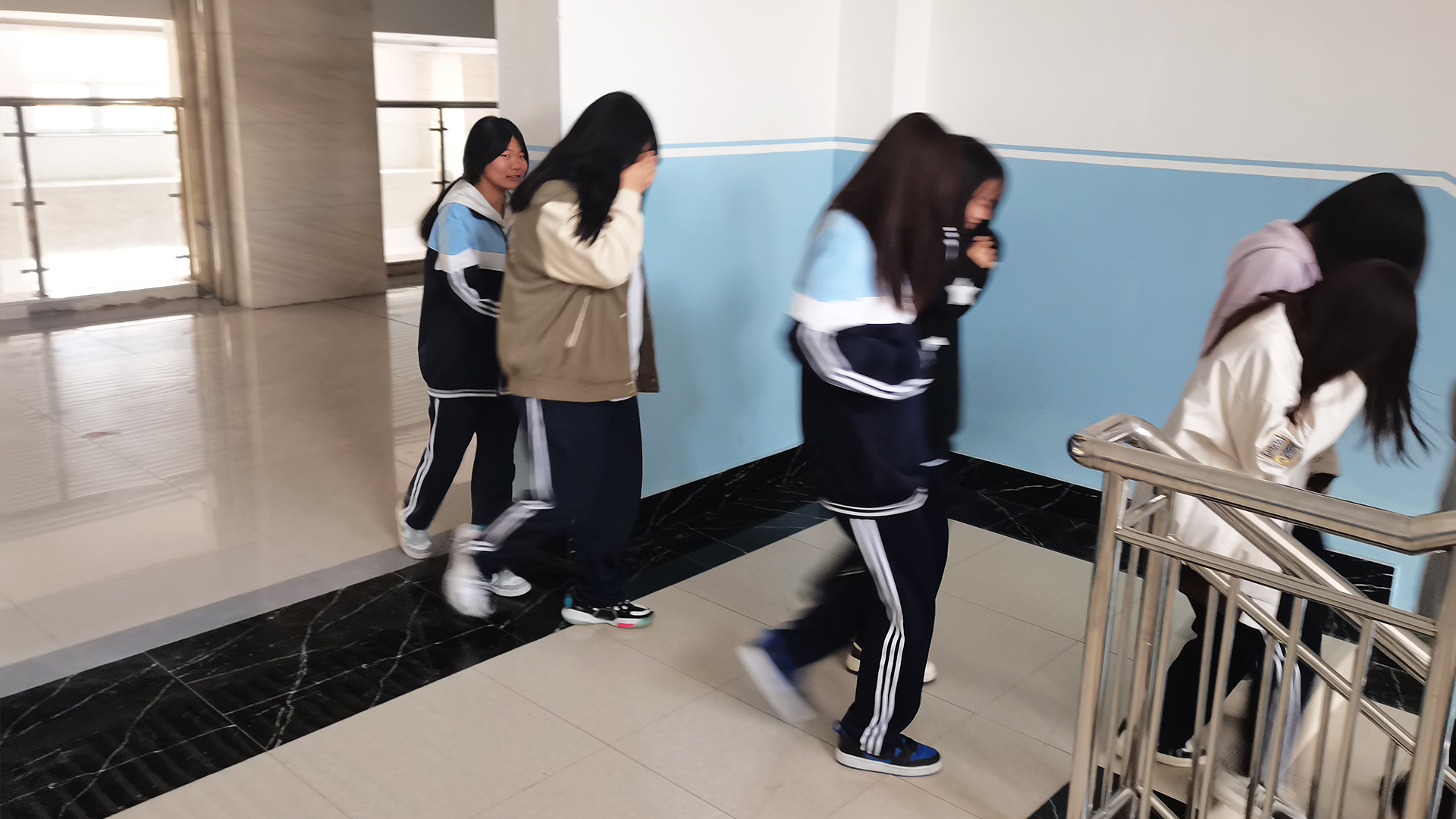 学生.jpg 学生.jpg
