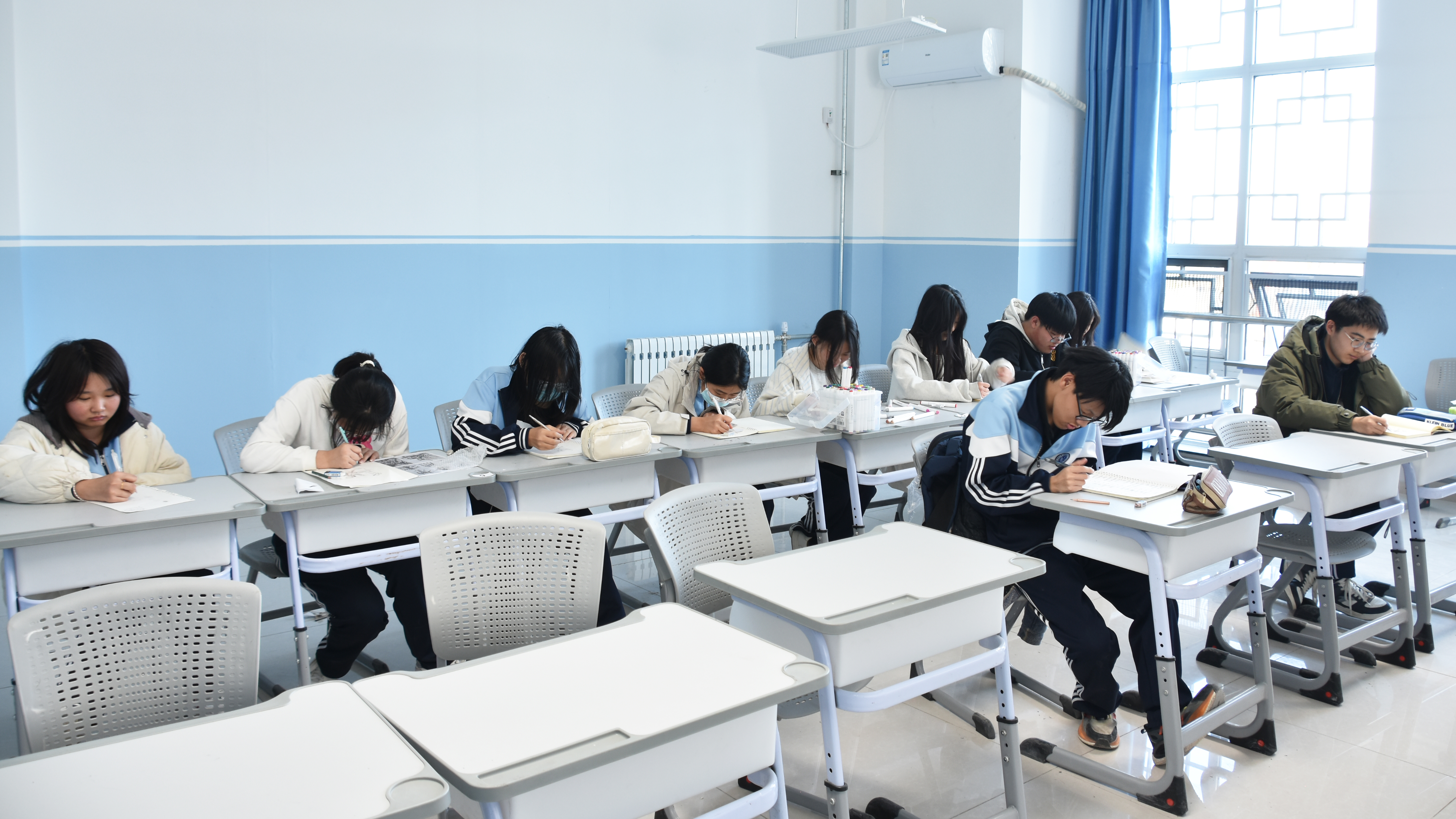 动漫社.jpg 动漫社.jpg