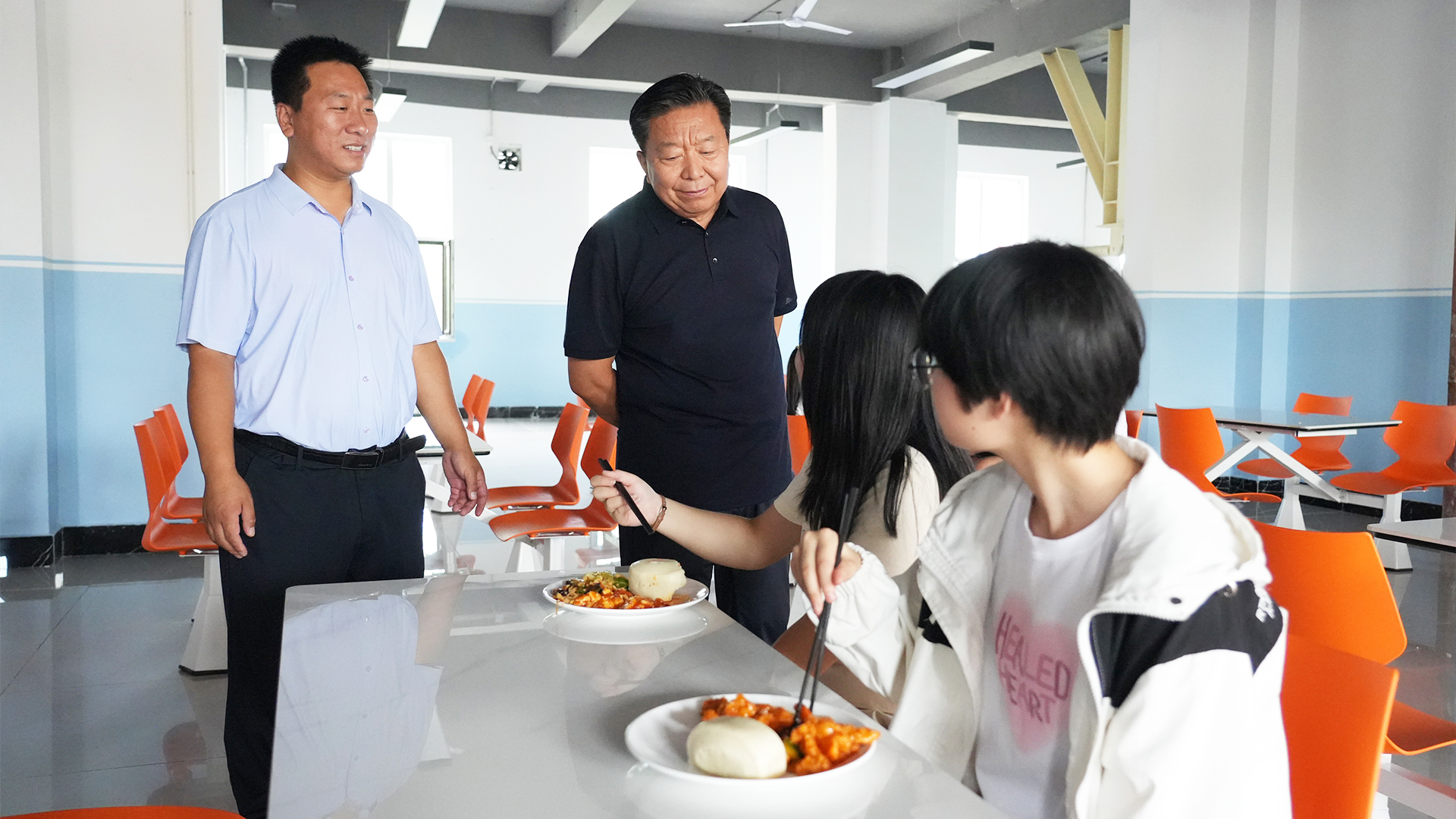 李俊林、王云山校长.jpg 李俊林、王云山校长.jpg