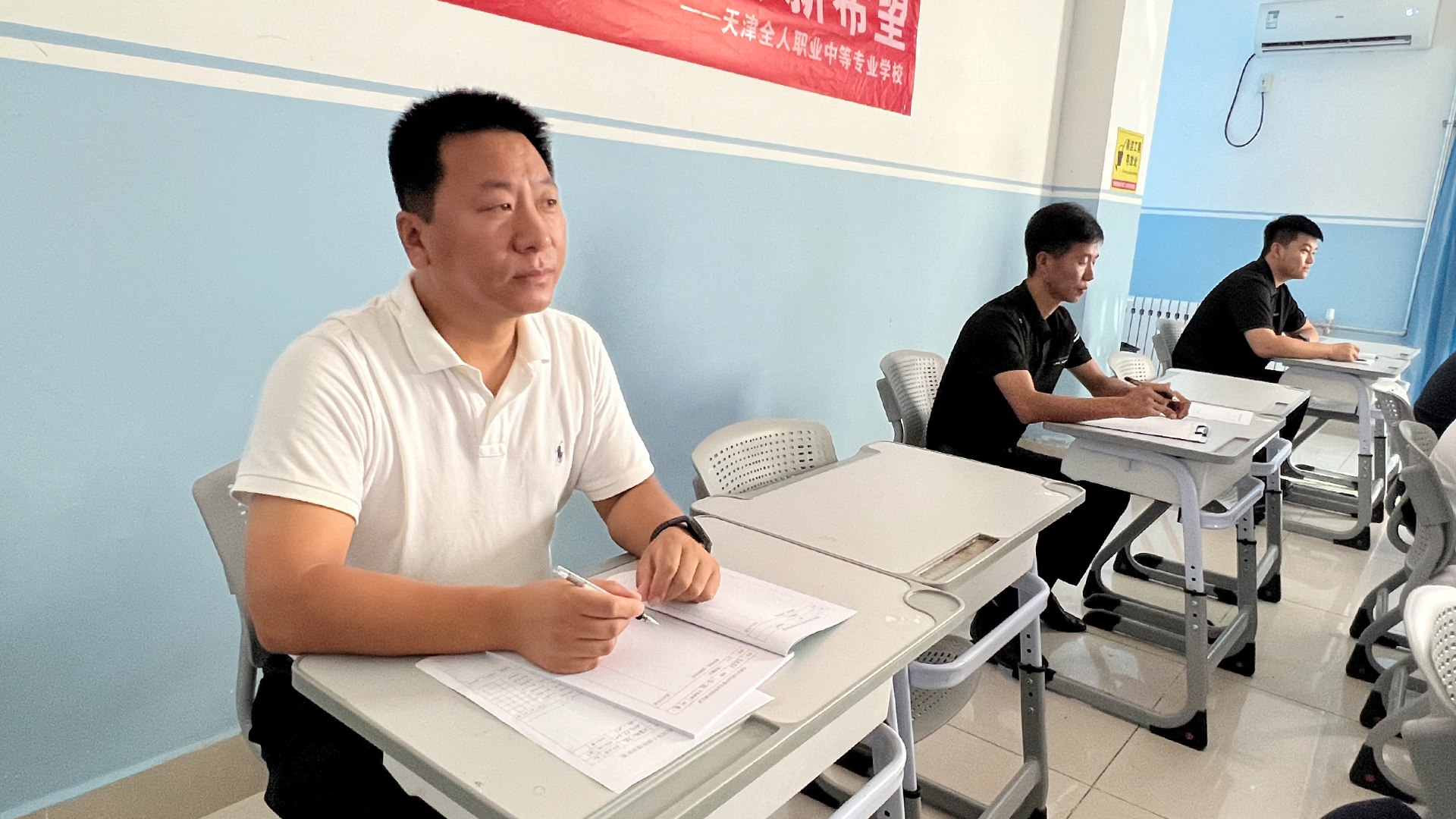 计算机1领导.JPG