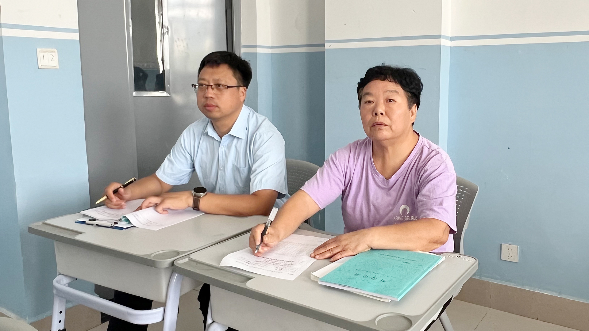 计算机2领导1.JPG