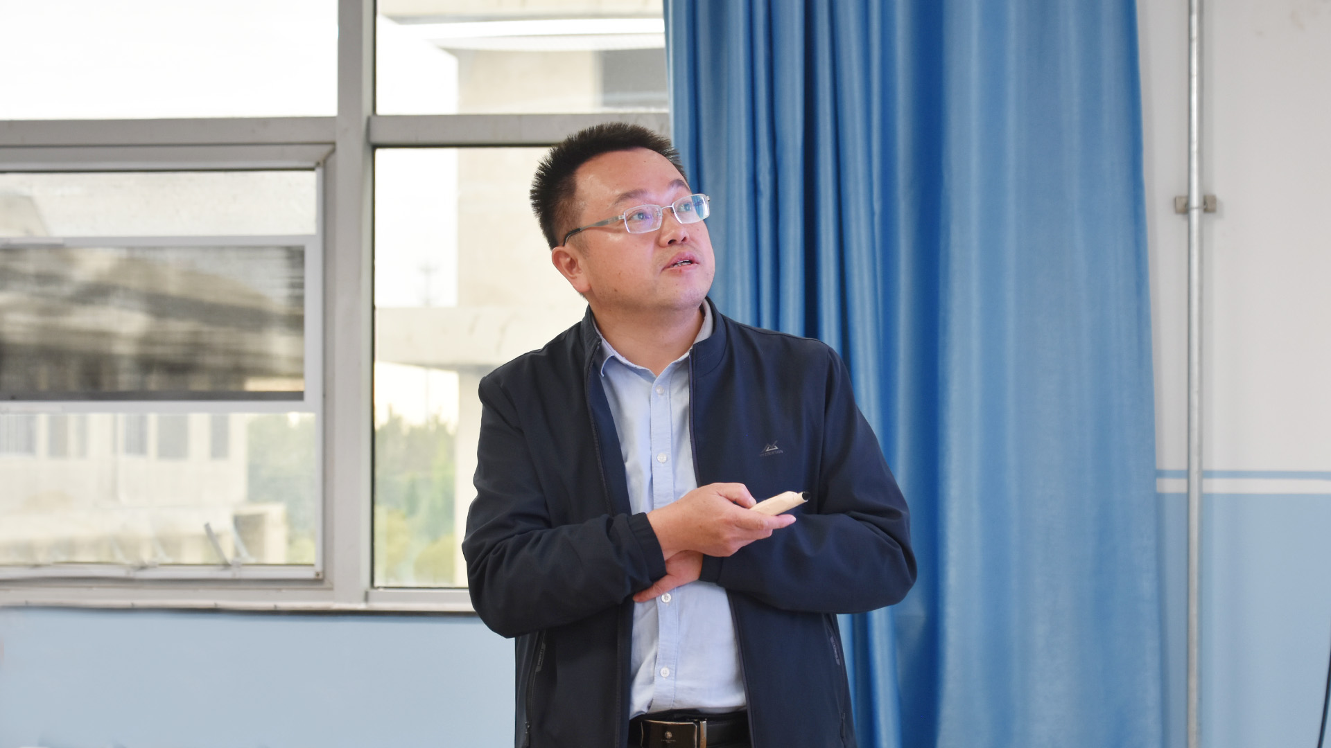 杨慰.JPG