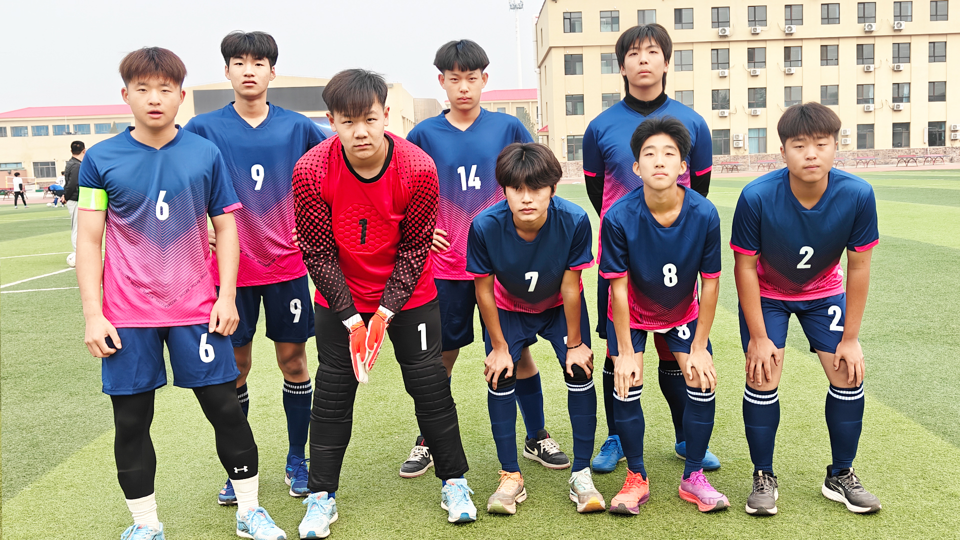 男队合照.jpg 男队合照.jpg