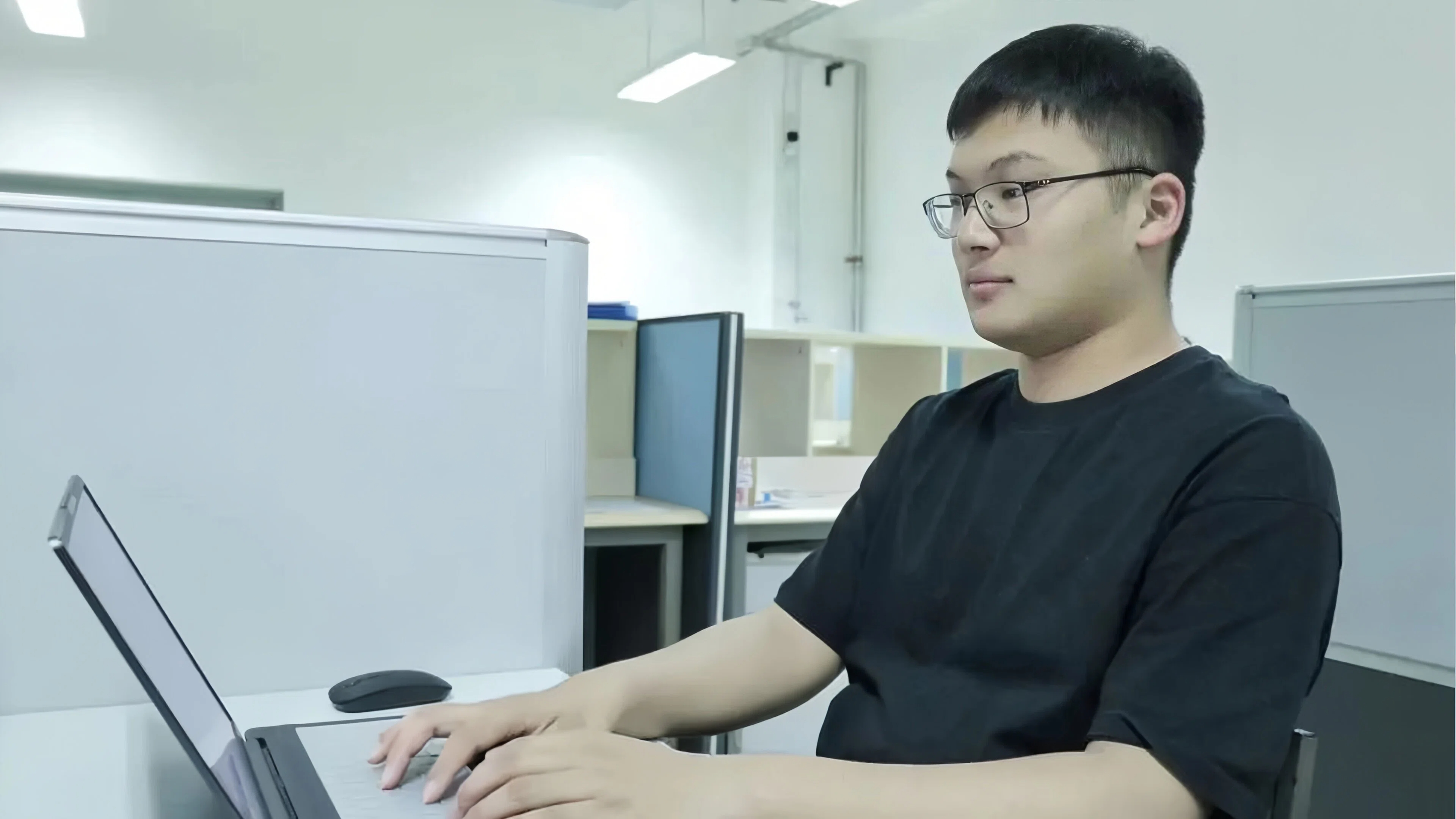 王东成.jpg 王东成.jpg