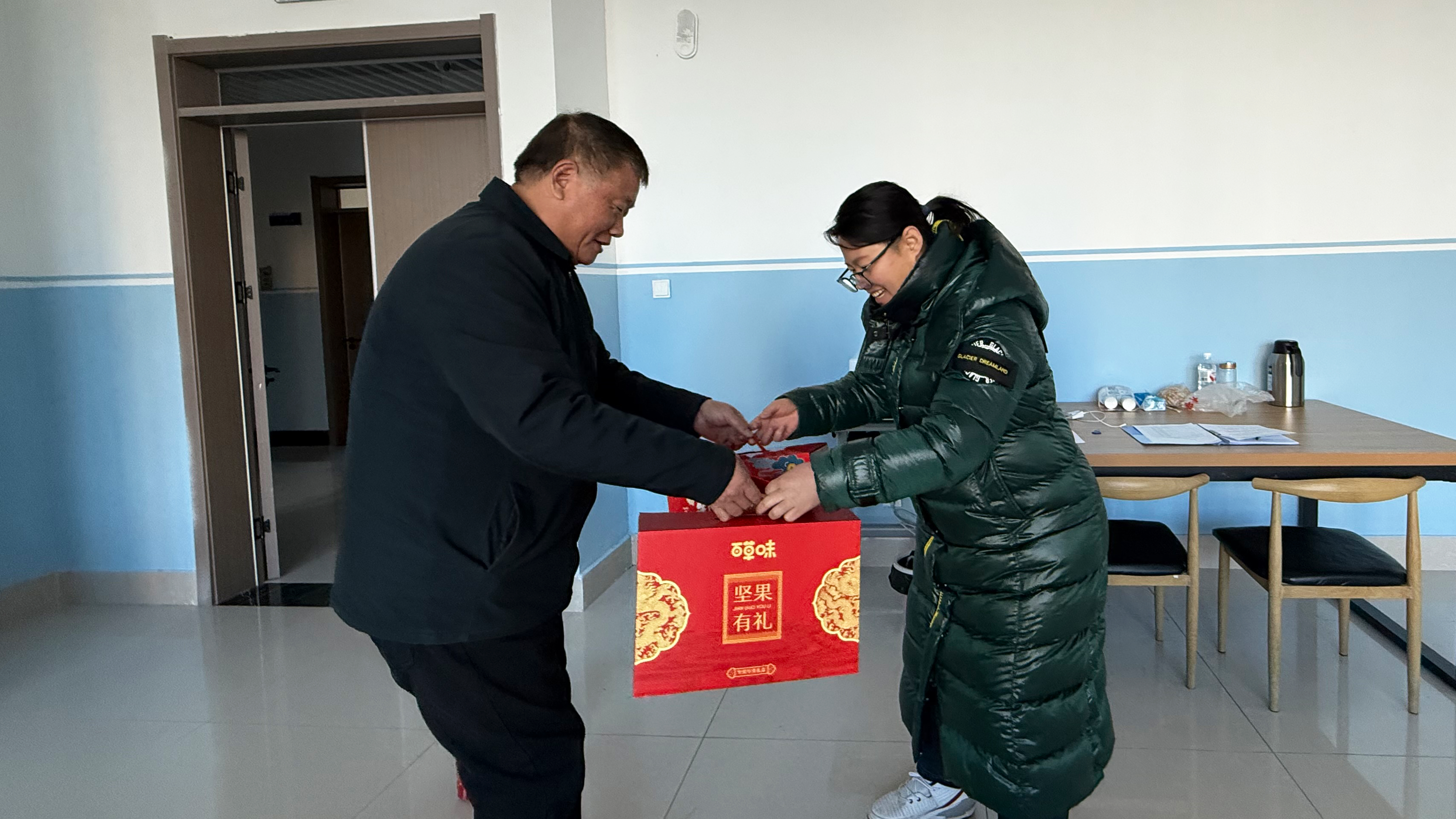 慰问 4.jpg 慰问 4.jpg