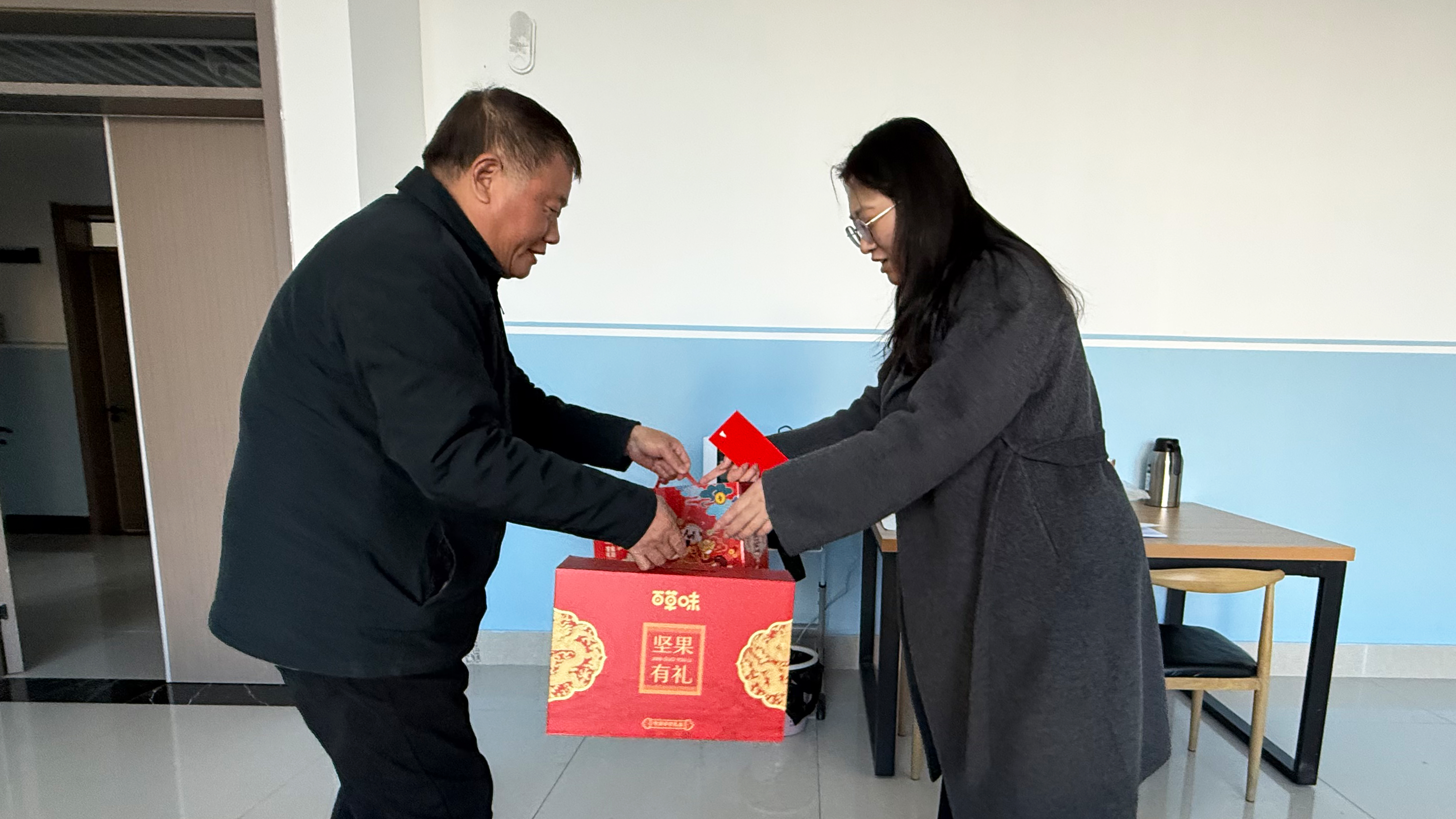 慰问 5.jpg 慰问 5.jpg