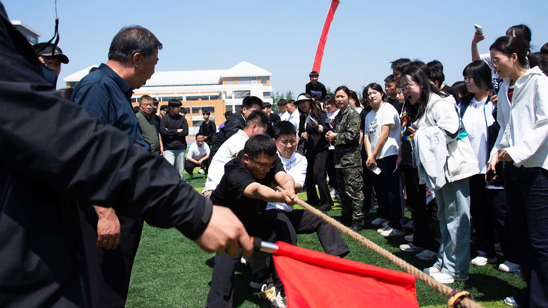 拔河教学.jpg 拔河教学.jpg