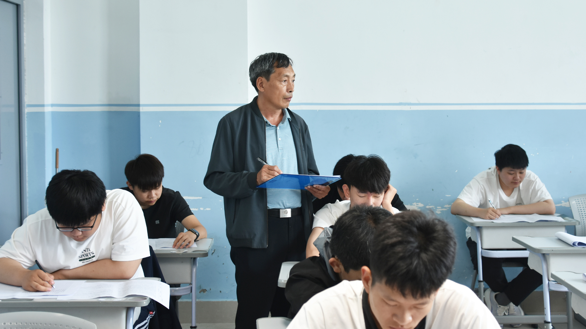 刘东.JPG