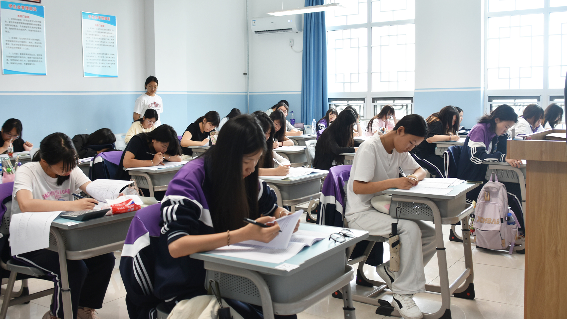 学生1.JPG