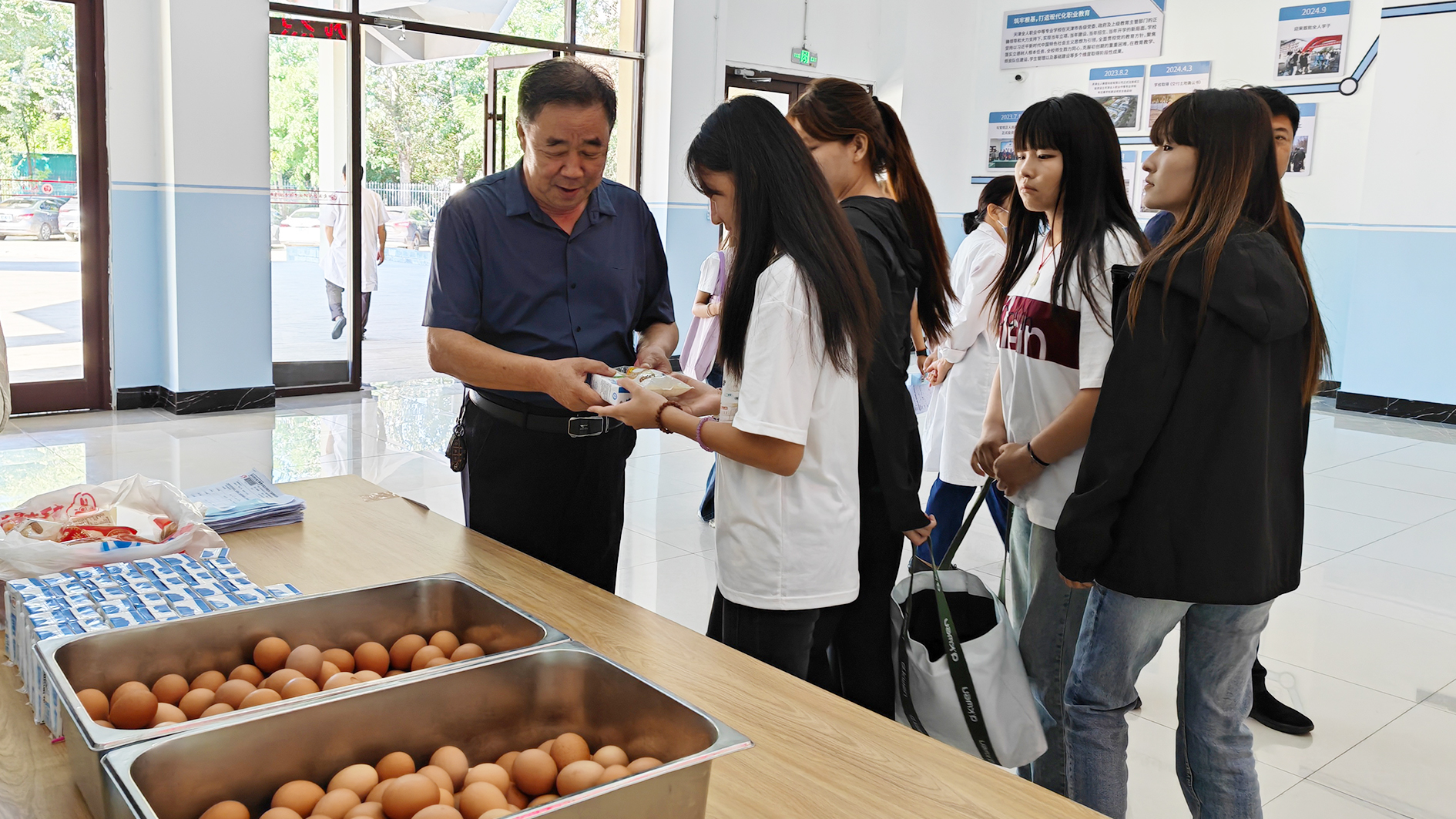 餐食.jpg 餐食.jpg