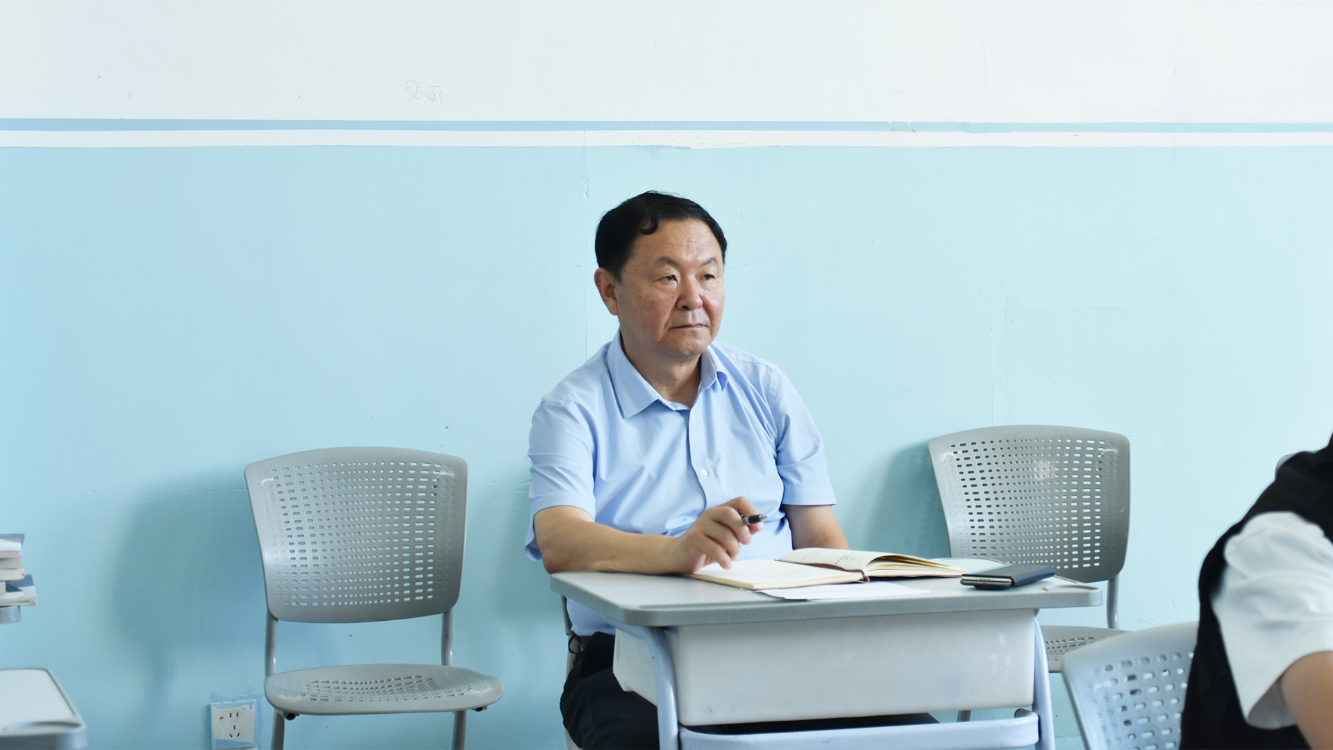 秦校长 2.jpg 秦校长 2.jpg