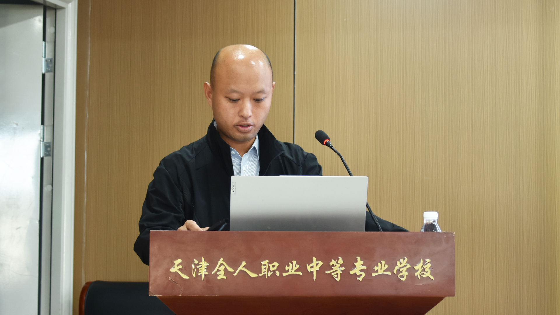 李健.JPG
